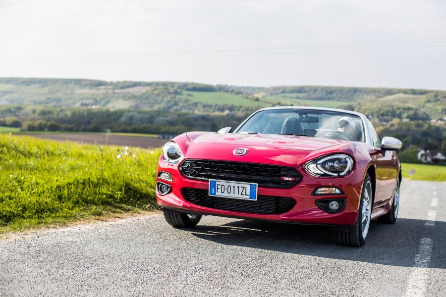  Fiat 124 Spider Europa 2017 года  (фото 10 из 19)